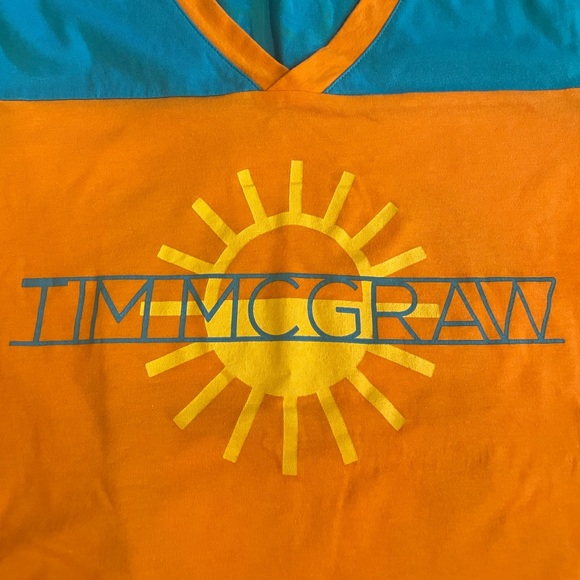 Tim McGraw Medium Women’s T-Shirt - Picture 2 of 4